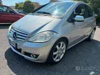 Usata Mercedes A180 109 CV (80 kW) 2009 Grigio Berlina