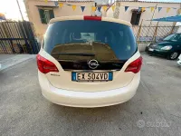 Begagnad Opel Meriva Cosmo 120 HK (88 kW) 2014 Vit Minibuss