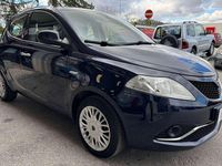 Usata Lancia Ypsilon Gold 69 CV (50 kW) 2017 Blu/azzurro Utilitaria