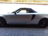 Usata Toyota MR2 140 CV (102 kW) 2000 Grigio Cabrio