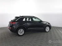 Usata VW T-Roc Life 150 CV (110 kW) 2025 Nero perla SUV