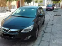 Usata Opel Astra 110 CV (80 kW) 2012 Nero Station wagon