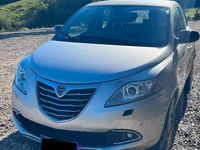 Usata Lancia Ypsilon 69 CV (50 kW) 2015 Grigio Utilitaria