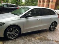 Usata Mercedes B180 116 CV (85 kW) 2019 Grigio Monovolume