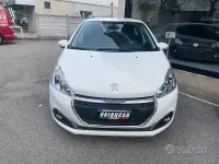 Usata Peugeot 208 Active 102 CV (75 kW) 2020 Bianco Utilitaria