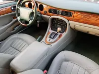 Usata Jaguar XJ 284 CV (208 kW) 2000 Verde Berlina