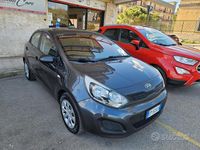 Usata Kia Rio 75 CV (55 kW) 2012 Grigio Utilitaria