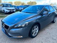 usata Volvo V40 D2 120cv R-design 2018 Unica Garantita