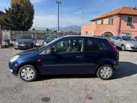 Usata Ford Fiesta Ghia 68 CV (50 kW) 2004 Blu Berlina