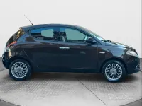 Usata Lancia Ypsilon 69 CV (50 kW) 2013 Marrone Utilitaria