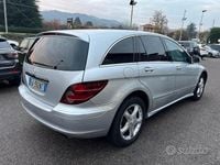 Usata Mercedes R320 224 CV (164 kW) 2007 Grigio Monovolume