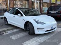 Usata Tesla Model 3 Standard Range Plus 235 kW (320 CV) 2023 Bianco Berlina