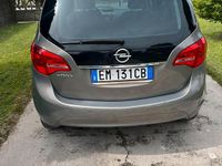 Usata Opel Meriva 100 CV (73 kW) 2013 Grigio Monovolume