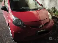 Usata Toyota Aygo 68 CV (50 kW) 2007 Rosso Utilitaria
