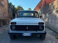 Usata Lada niva 78 CV (57 kW) 1991 Bianco SUV