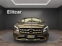 Usata Mercedes GLA180 109 CV (80 kW) 2018 Grigio montagna SUV
