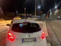 usata Peugeot 208 1.4 HDi 68 CV 5 porte Active