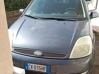 Usata Ford Fiesta 75 CV (55 kW) 2005 Grigio Utilitaria