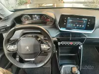 Usata Peugeot 2008 131 CV (96 kW) 2020 Grigio SUV