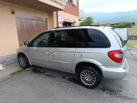 Usata Chrysler Voyager 116 CV (85 kW) 2003 Grigio Monovolume