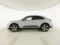 Nuova Porsche Macan 330 kW (449 CV) 2026 Grigio ghiaccio metallizzato SUV