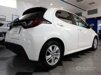 Usata Toyota Yaris Hybrid Business Edition 116 CV (85 kW) 2021 Bianco Berlina