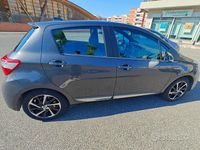 Usata Toyota Yaris Hybrid 99 CV (72 kW) 2019 Grigio Berlina
