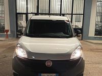 Usata Fiat Doblò S 90 CV (66 kW) 2022 Bianco Monovolume