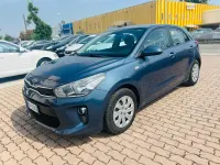 Usata Kia Rio 82 CV (60 kW) 2018 Blu Berlina