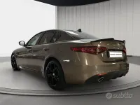 Usata Alfa Romeo Giulia Super 150 CV (110 kW) 2017 Rosso Berlina