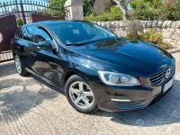 Usata Volvo V60 Kinetic 115 CV (84 kW) 2015 Nero Station wagon