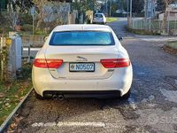 Usata Jaguar XE 180 CV (132 kW) 2017 Bianco Berlina