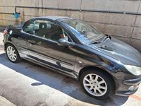 Usata Peugeot 206 CC 109 CV (80 kW) 2003 Nero Cabrio