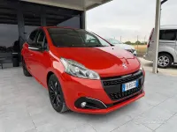 Usata Peugeot 208 Allure 75 CV (55 kW) 2015 Arancione Utilitaria