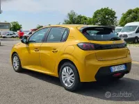 Usata Peugeot 208 Active 75 CV (55 kW) 2023 Giallo faro (metallizzato) Utilitaria
