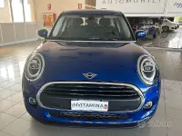 Usata Mini ONE 75 CV (55 kW) 2021 Straight blue metallic Utilitaria