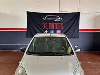 Usata Toyota Yaris 68 CV (50 kW) 2001 Grigio Berlina