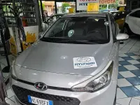 Käytetty Hyundai i20 84 HP (61 kW) 2017 Harmaa Sedan
