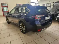 Usata Subaru Outback Premium 169 CV (124 kW) 2023 Sapphire blue Station wagon
