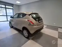 Usata Lancia Ypsilon 80 CV (58 kW) 2014 Grigio Utilitaria