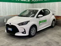 Usata Toyota Yaris Hybrid Active 92 CV (67 kW) 2023 Bianca Berlina
