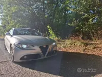Usata Alfa Romeo Giulia Super 150 CV (110 kW) 2017 Grigio Berlina