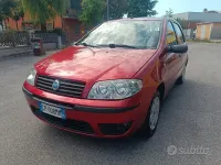 Usata Fiat Punto 60 CV (44 kW) 2004 Rosso Utilitaria