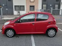 Usata Peugeot 107 68 CV (50 kW) 2007 Rosso Utilitaria