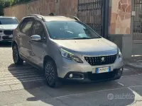 Usata Peugeot 2008 Allure 82 CV (60 kW) 2017 Grigio SUV