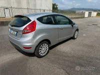 Usata Ford Fiesta 60 CV (44 kW) 2010 Grigio Utilitaria