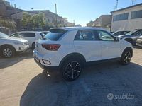 Usata VW T-Roc Life 110 CV (80 kW) 2023 Bianco SUV