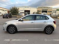 Usata VW Polo Style 90 CV (66 kW) 2022 Grigio Utilitaria