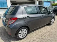 Usata Toyota Yaris Lounge 69 CV (50 kW) 2012 Grigio Utilitaria