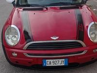 Begagnad Mini ONE 90 HK (66 kW) 2002 Röd Halvkombi